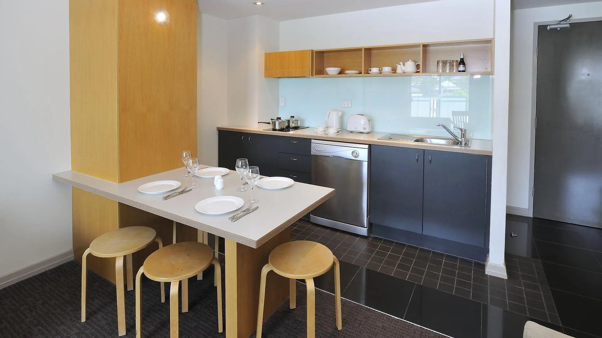 ****  Metro Hotel Ipswich International Australia