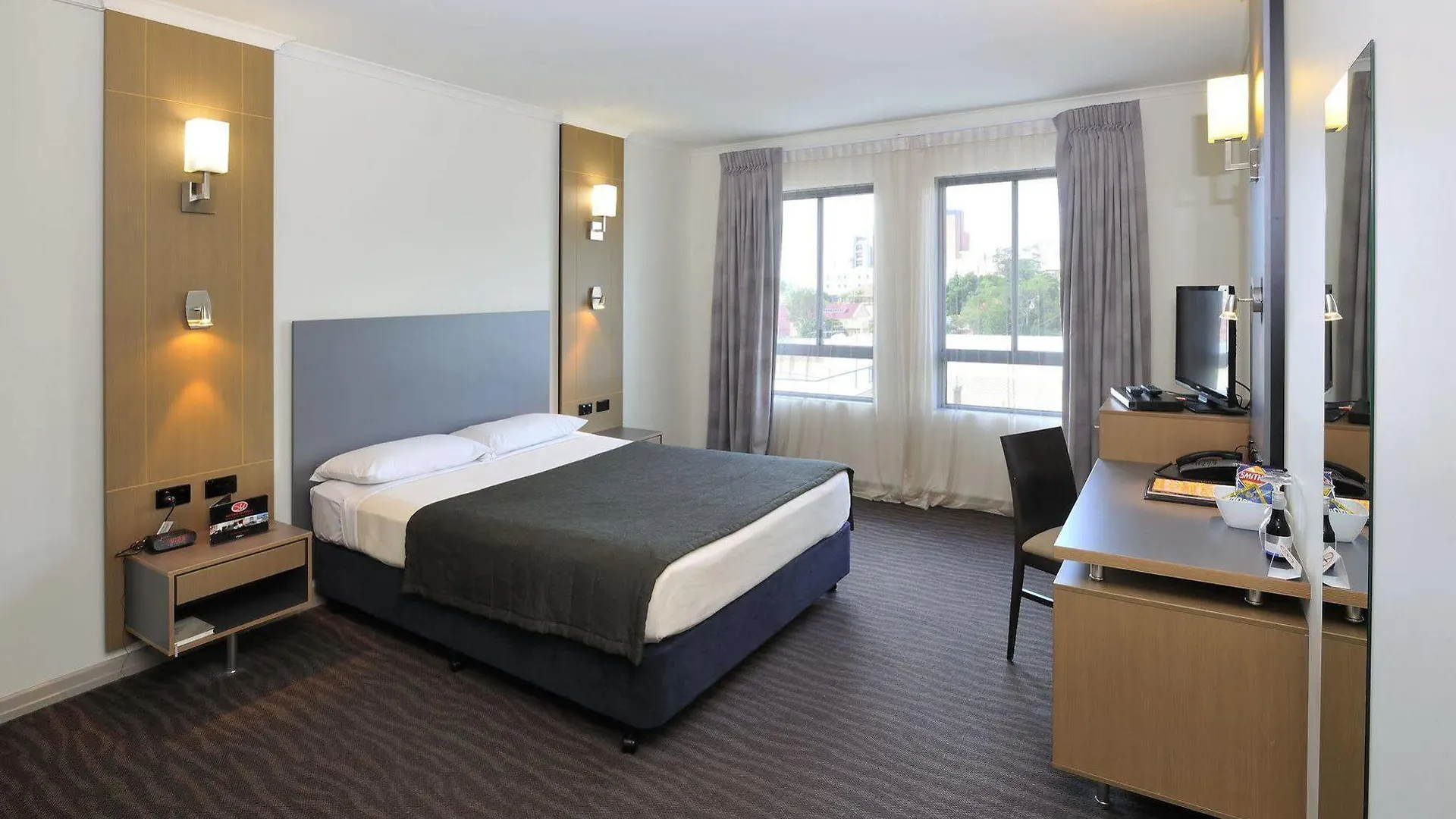 Metro Hotel Ipswich International 4*,